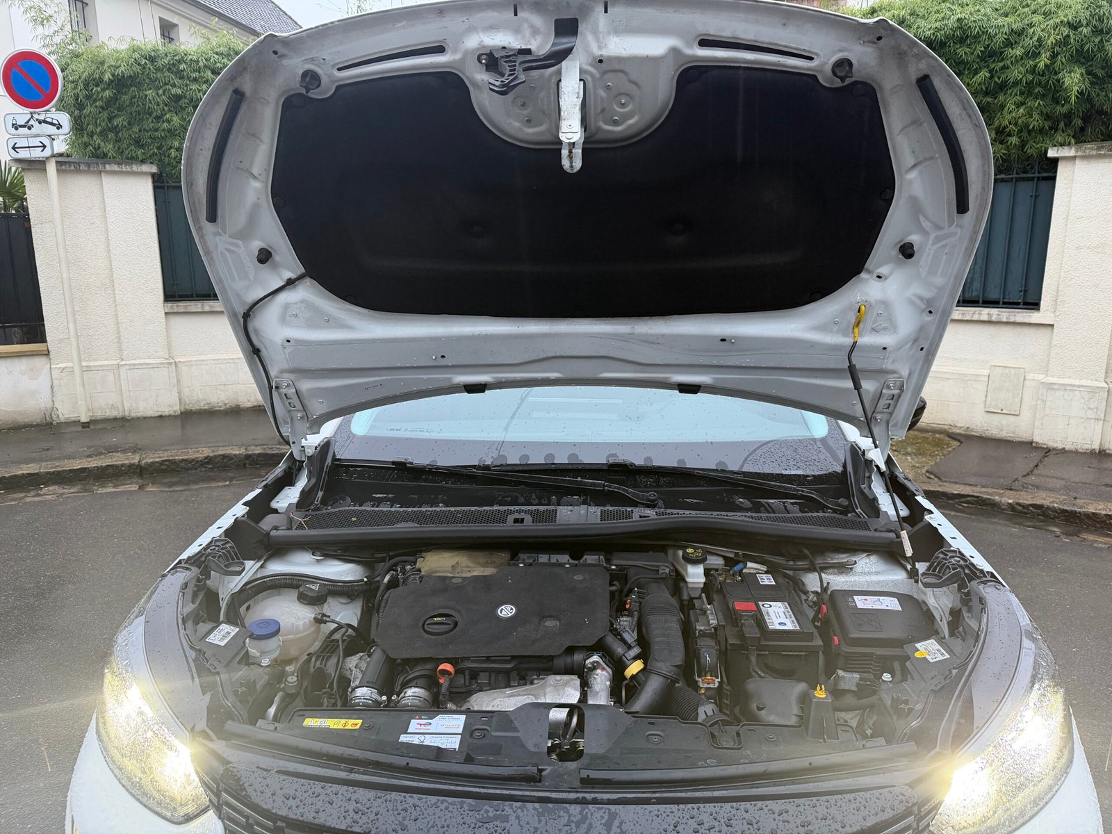 PEUGEOT 2008 EAT8 ALLURE