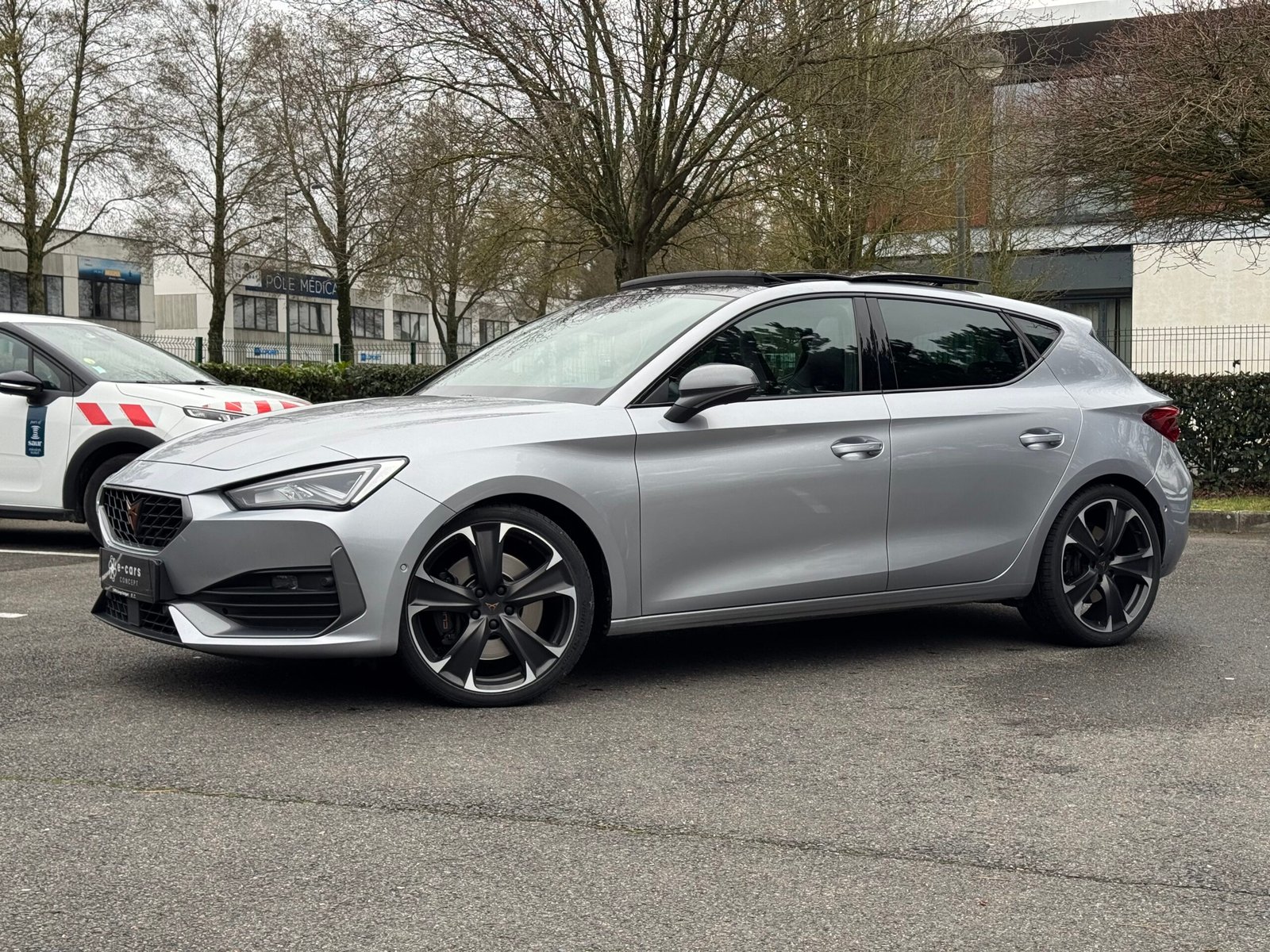Cupra Leon 2.0 TSI 300ch VZ Cup DSG7 / Toit ouvrant panoramique / Sièges chauffants / Matrix led