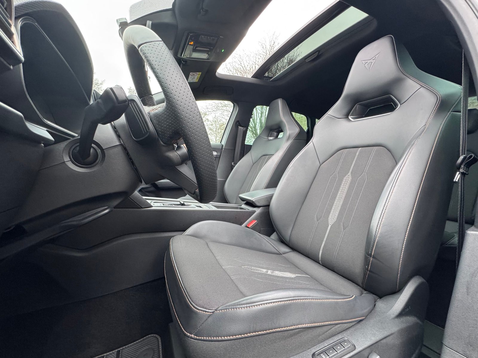 Cupra Leon 2.0 TSI 300ch VZ Cup DSG7 / Toit ouvrant panoramique / Sièges chauffants / Matrix led