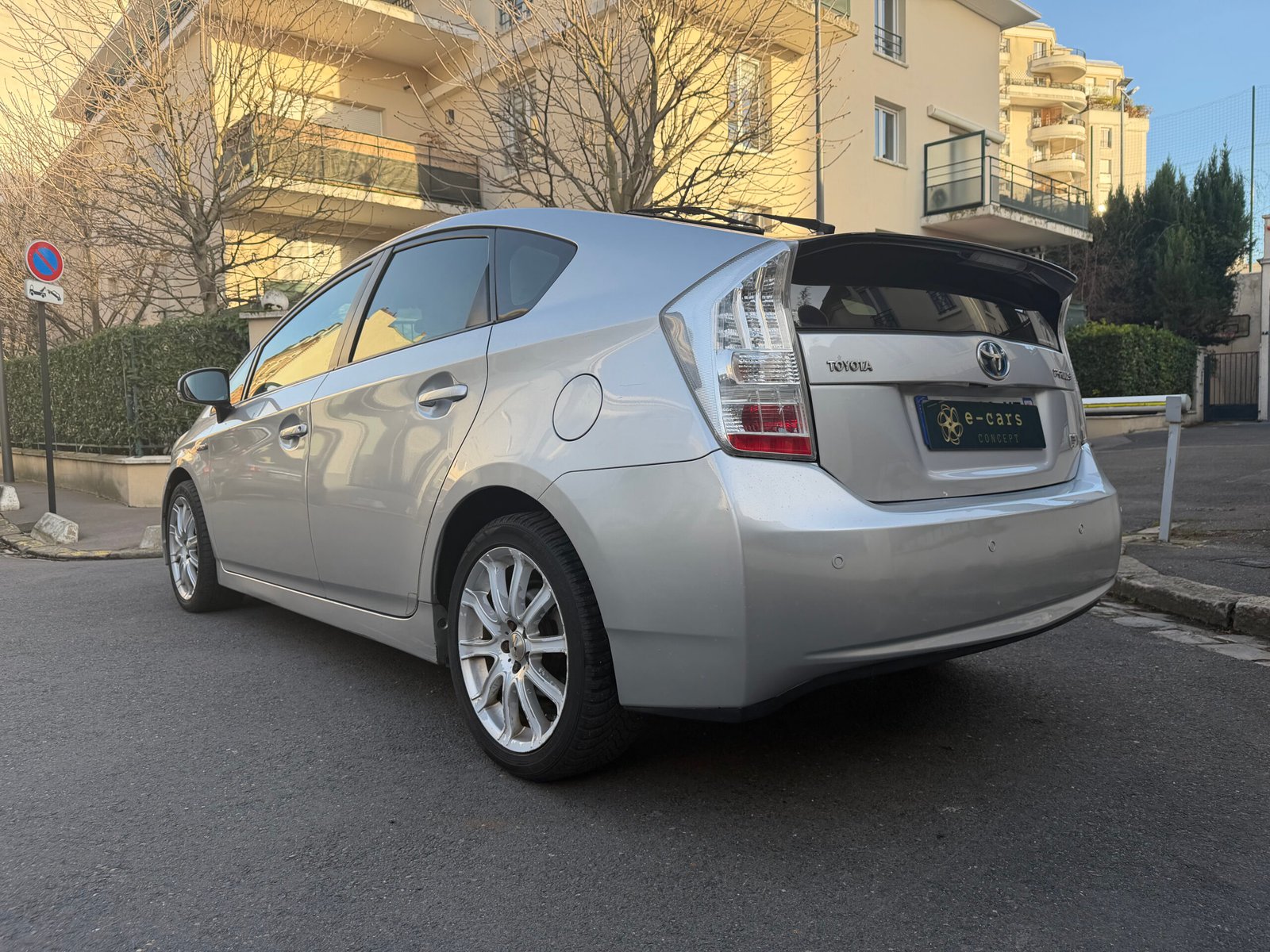 TOYOTA PRIUS III