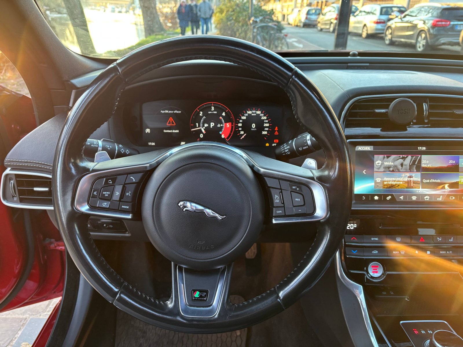 JAGUAR XE Berline 2.0 180ch “R sport”