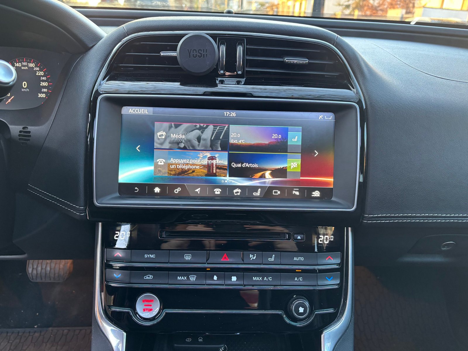 JAGUAR XE Berline 2.0 180ch “R sport”