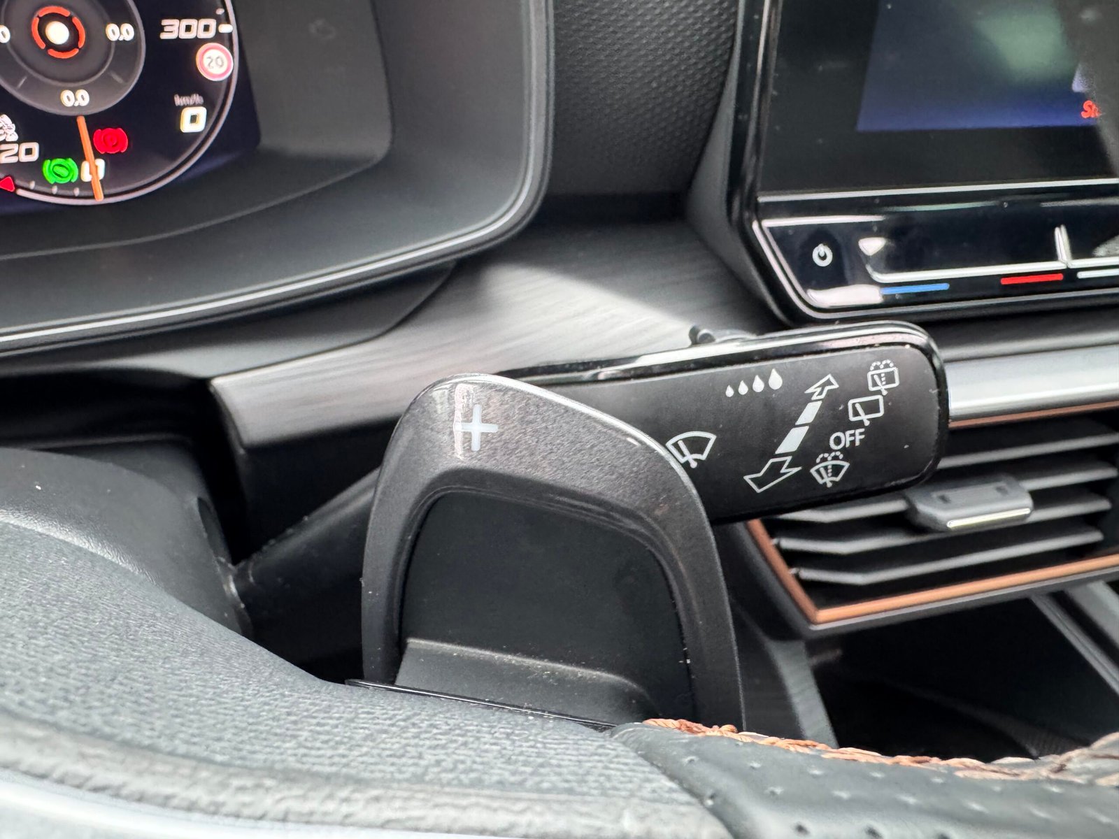 Cupra Leon 2.0 TSI 300ch VZ Cup DSG7 / Toit ouvrant panoramique / Sièges chauffants / Matrix led