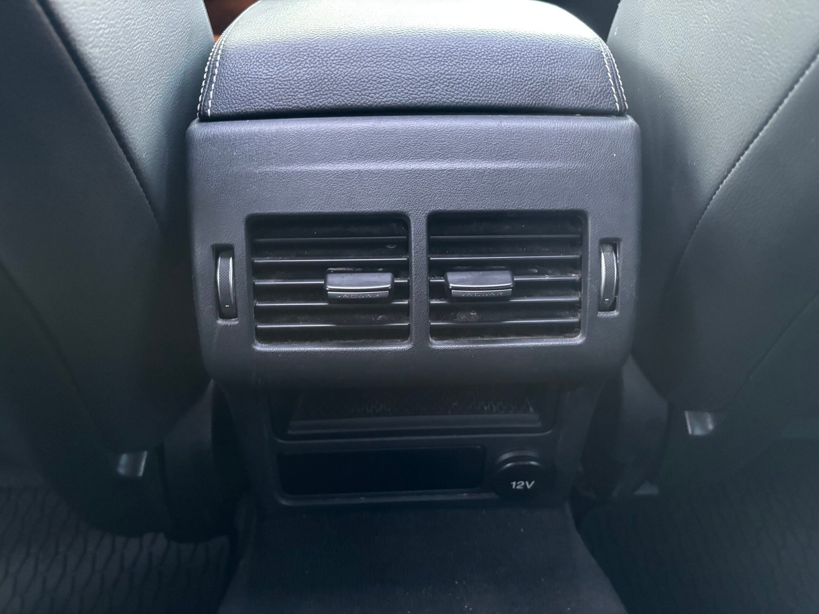 JAGUAR XE Berline 2.0 180ch “R sport”