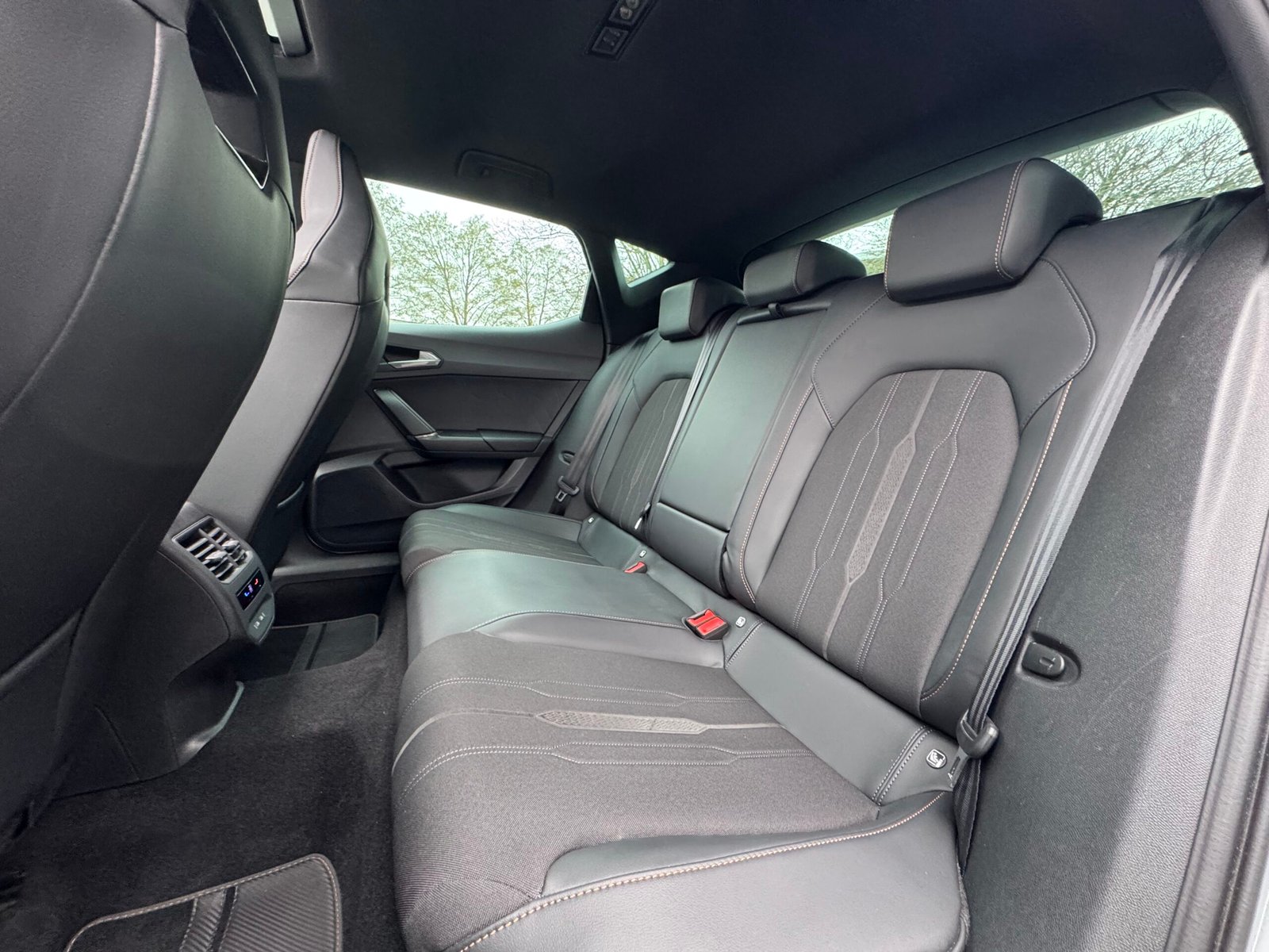 Cupra Leon 2.0 TSI 300ch VZ Cup DSG7 / Toit ouvrant panoramique / Sièges chauffants / Matrix led