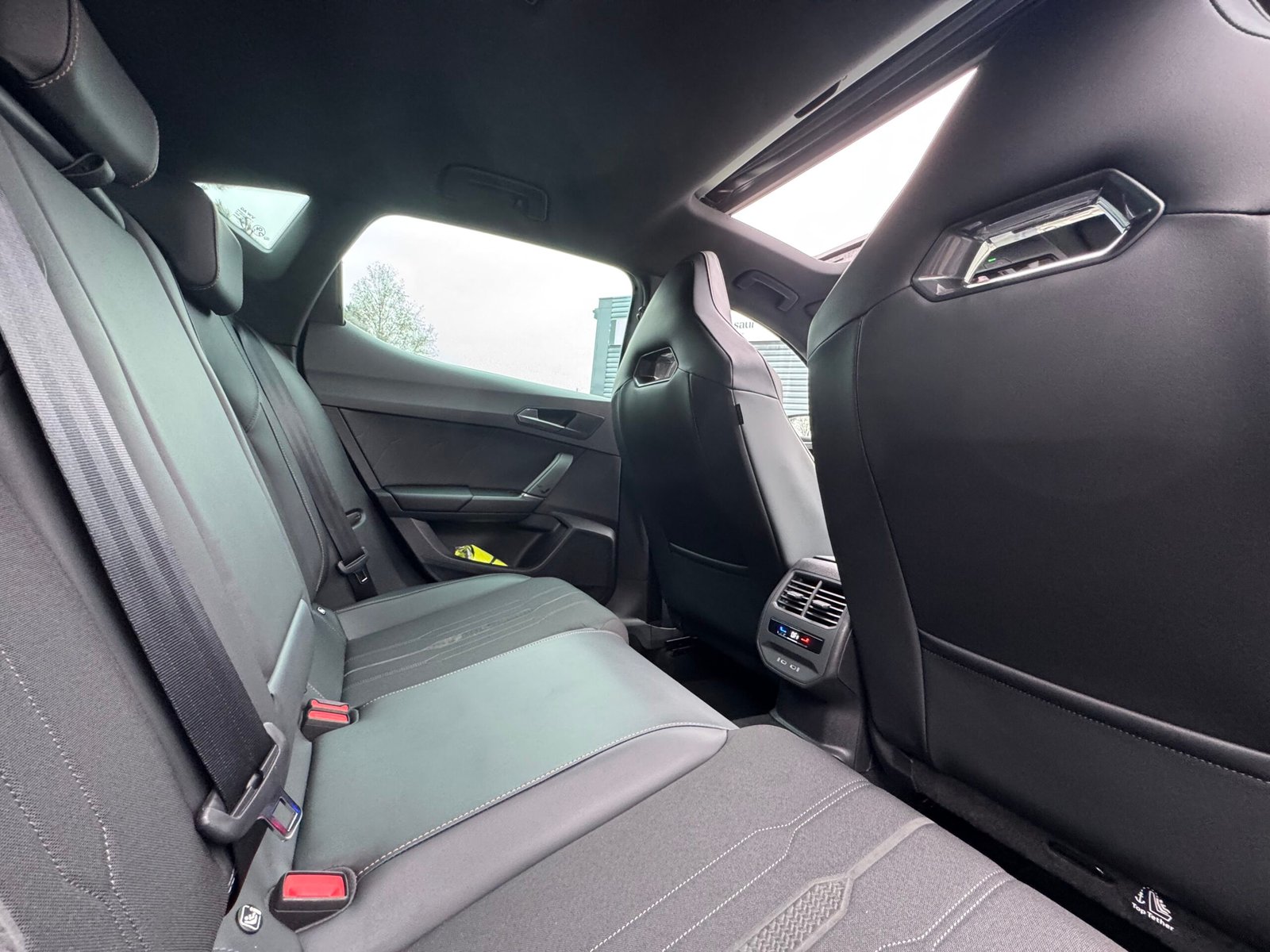 Cupra Leon 2.0 TSI 300ch VZ Cup DSG7 / Toit ouvrant panoramique / Sièges chauffants / Matrix led