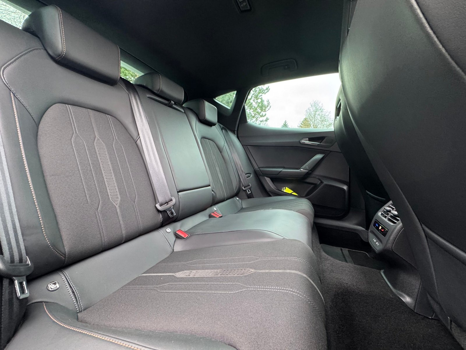 Cupra Leon 2.0 TSI 300ch VZ Cup DSG7 / Toit ouvrant panoramique / Sièges chauffants / Matrix led