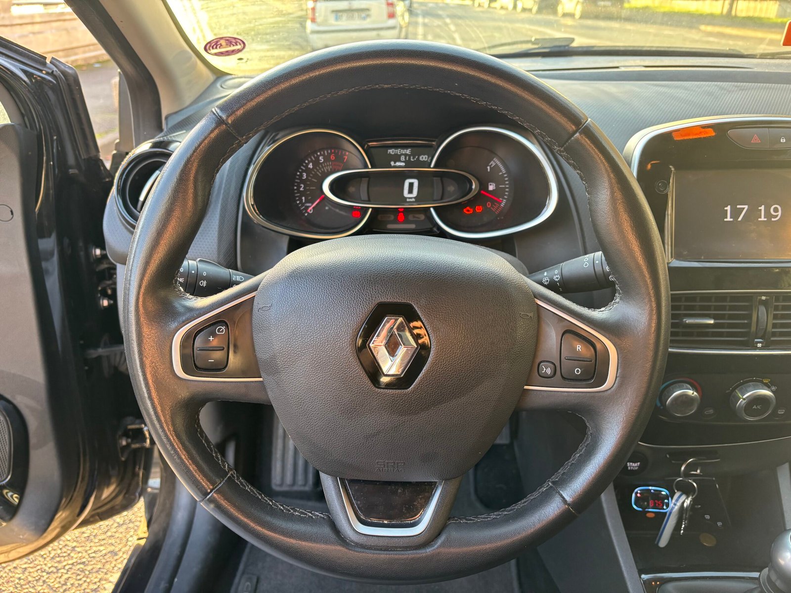 RENAULT Clio IV 1.2 TCE 118ch “Limited”