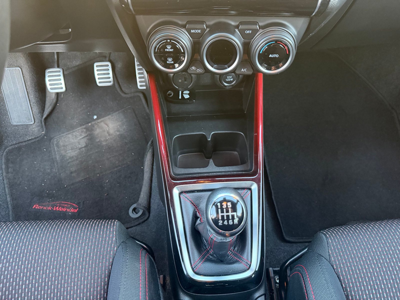 SUZUKI Swift sport 140ch