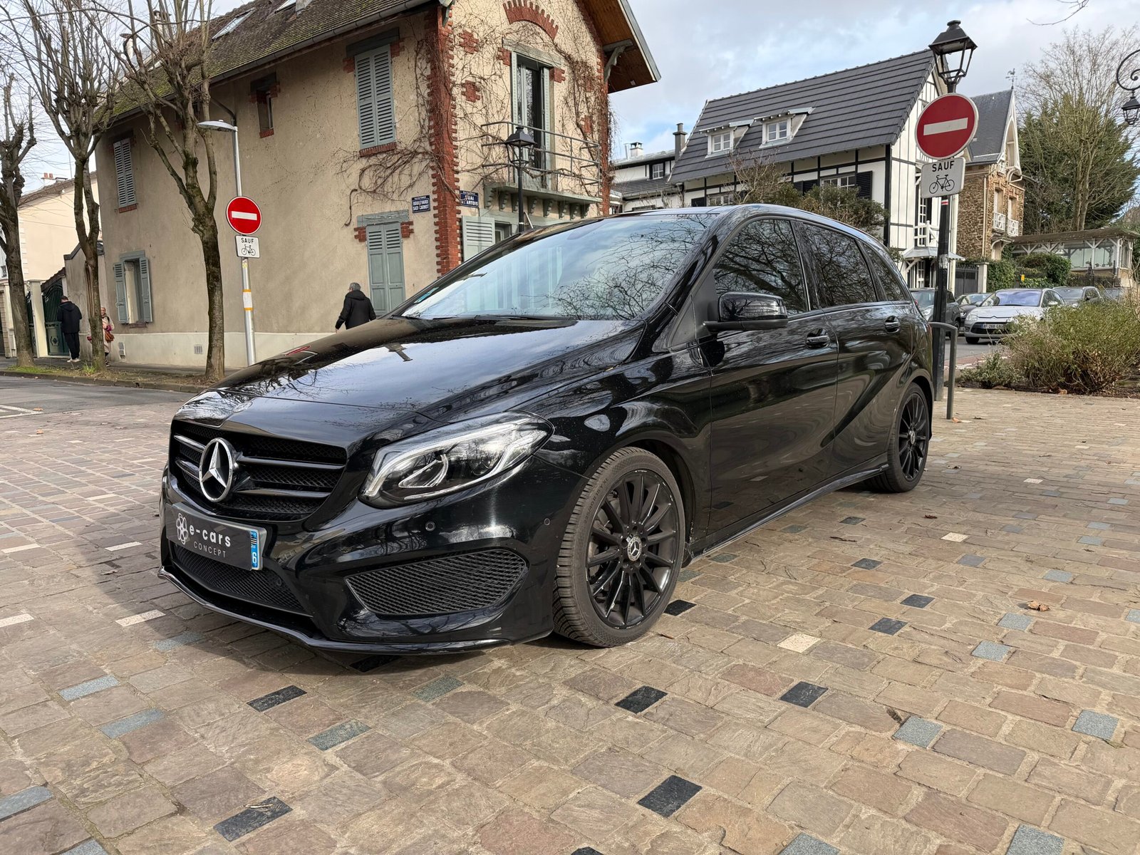 MERCEDES-BENZ Classe B 180 1.6 7G-DCT 122Ch “Starlight Edition”