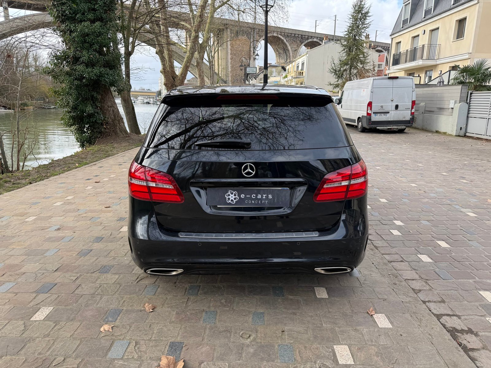 MERCEDES-BENZ Classe B 180 1.6 7G-DCT 122Ch “Starlight Edition”