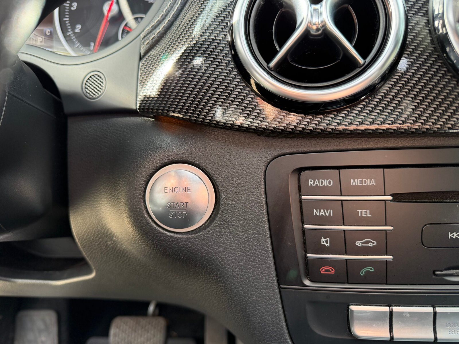 MERCEDES-BENZ Classe B 180 1.6 7G-DCT 122Ch “Starlight Edition”