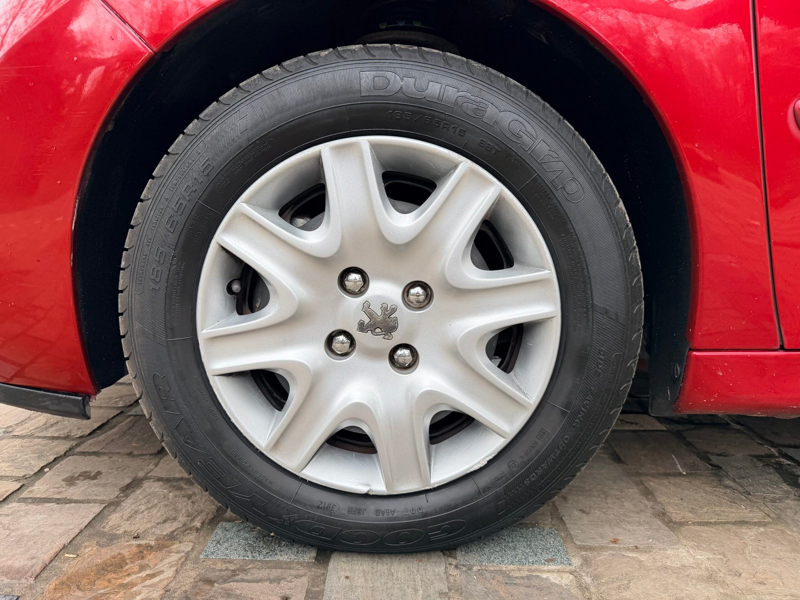 PEUGEOT 207 1.6 VTi 16V 120Ch “Premium”