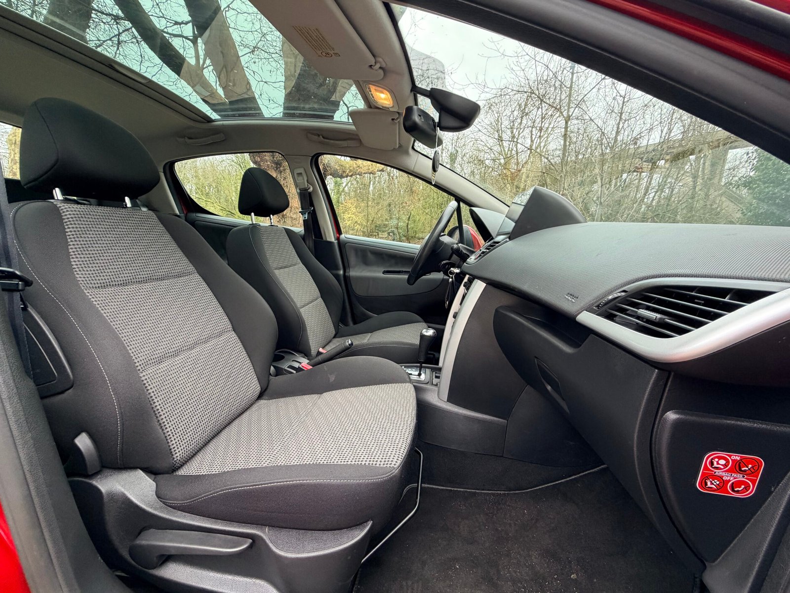 PEUGEOT 207 1.6 VTi 16V 120Ch “Premium”