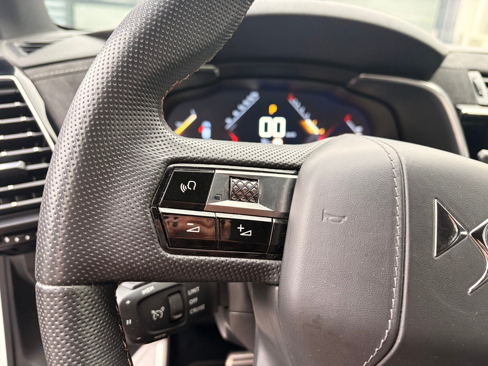 DS DS7 Crossback 1.6 THP 16V S&S 180 cv Boîte auto Performance Line