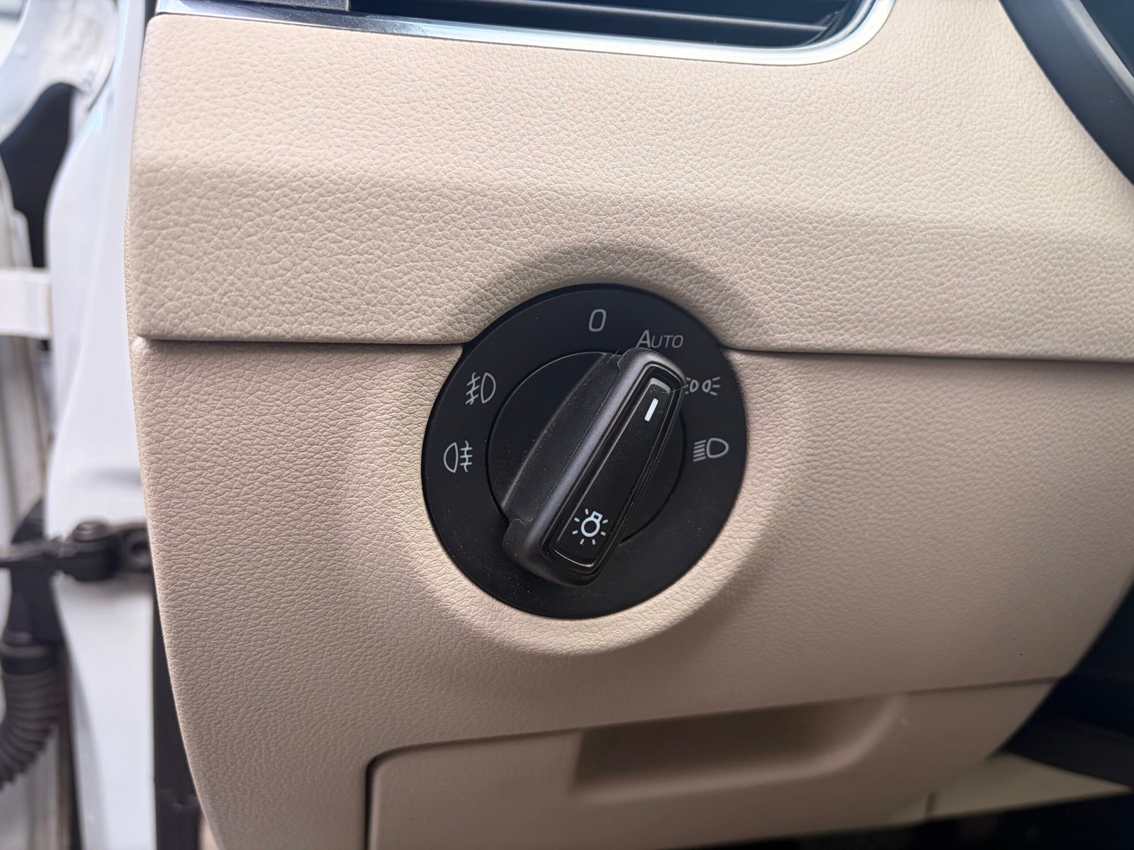 SKODA Octavia (5E5) Combi Phase 2 1.8 TFSi 16V DSG7 180 cv Boîte auto