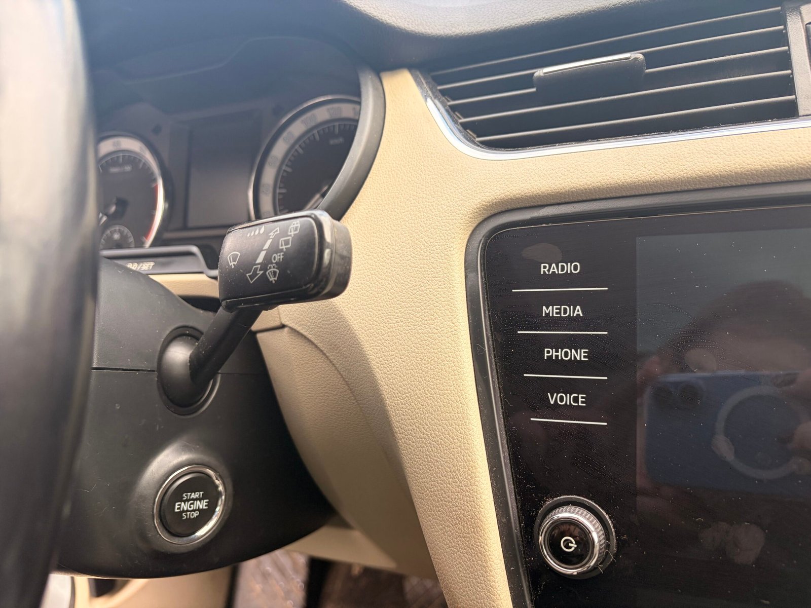 SKODA Octavia (5E5) Combi Phase 2 1.8 TFSi 16V DSG7 180 cv Boîte auto