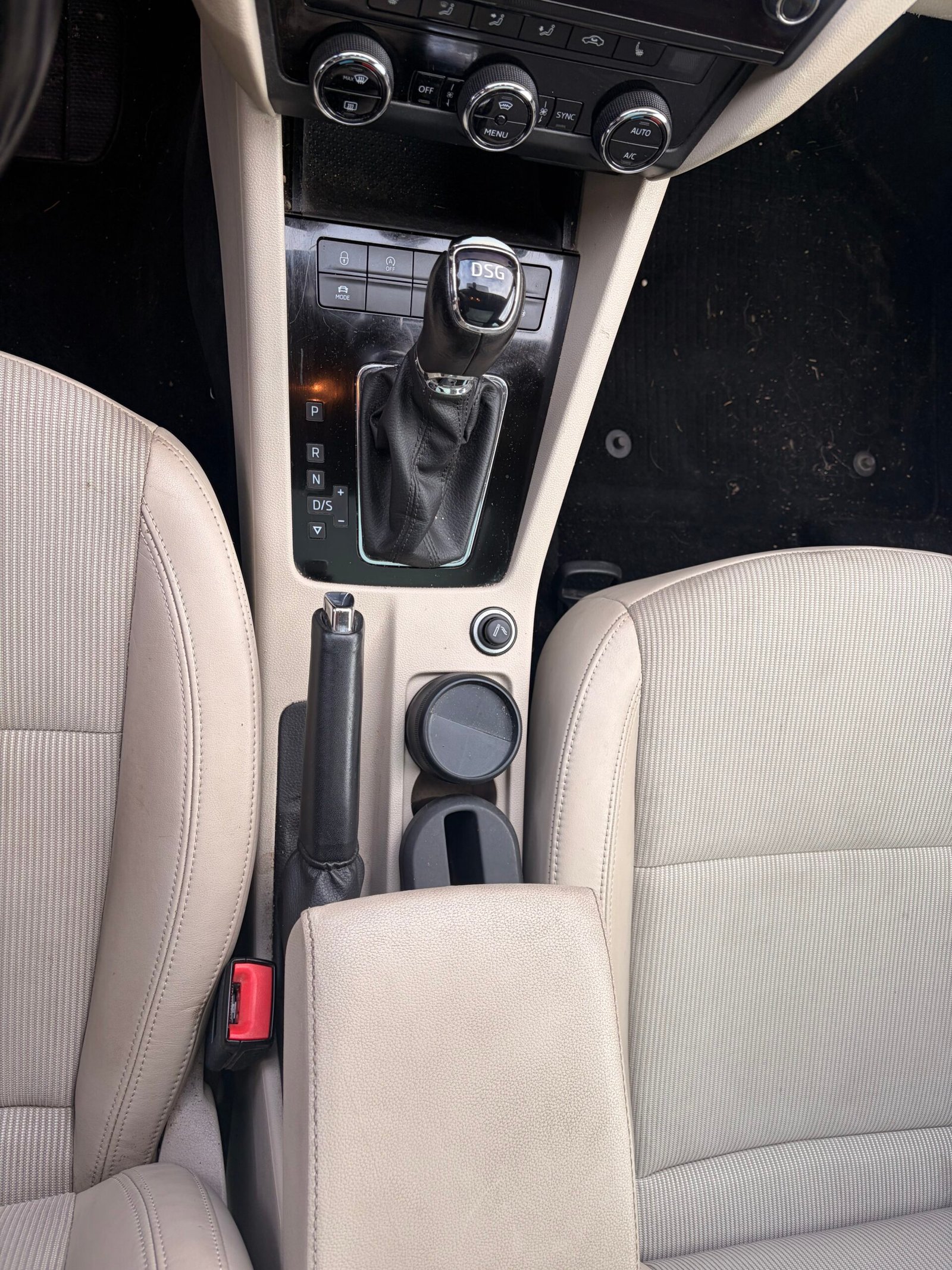 SKODA Octavia (5E5) Combi Phase 2 1.8 TFSi 16V DSG7 180 cv Boîte auto