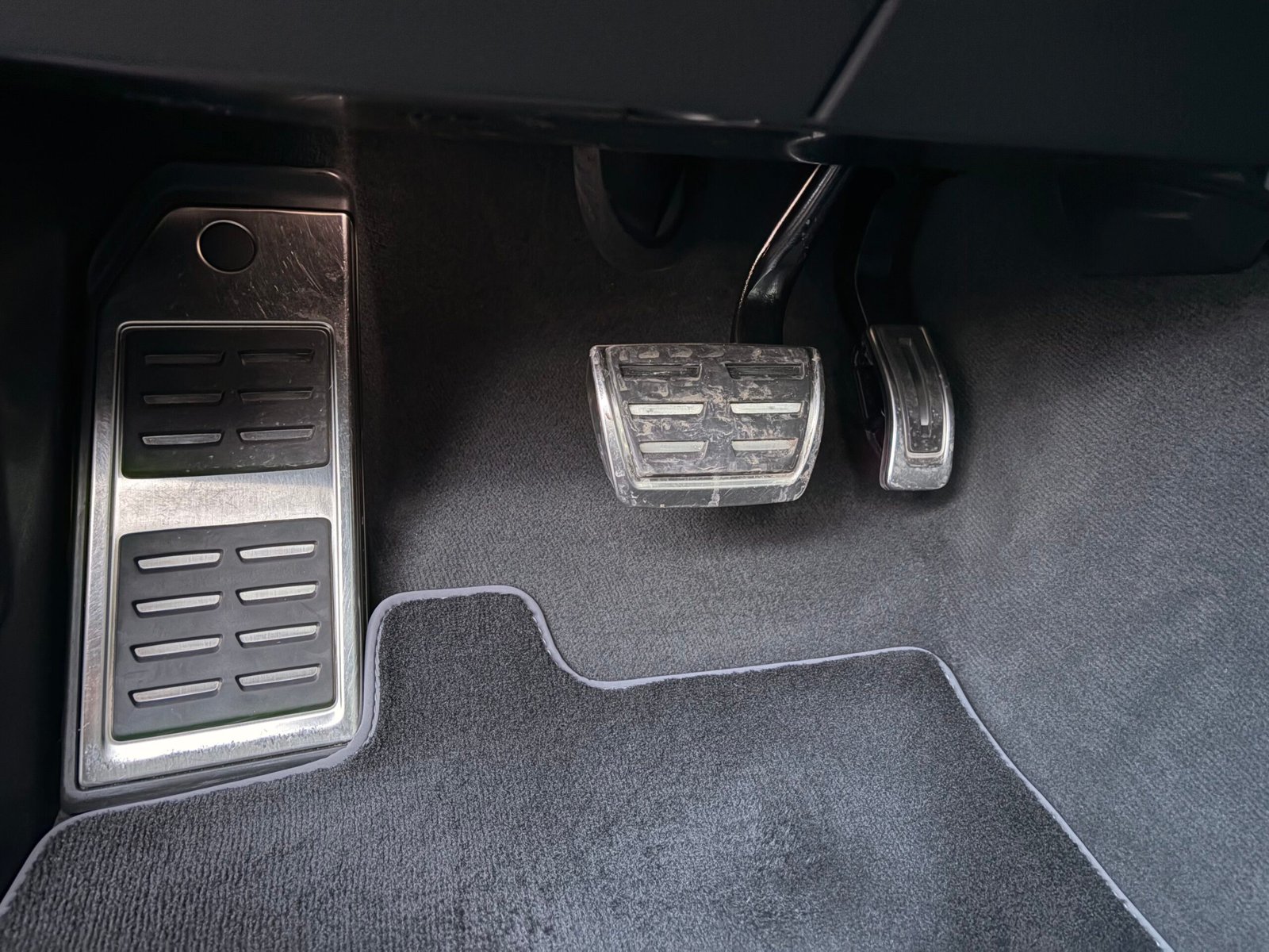 VOLKSWAGEN Touareg III 3.0 TDi V6 24V DPF Blue motion Tiptronic 286 cv Boîte auto R-line