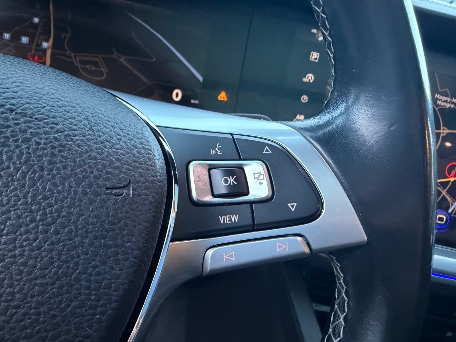 VOLKSWAGEN Touareg III 3.0 TDi V6 24V DPF Blue motion Tiptronic 286 cv Boîte auto R-line