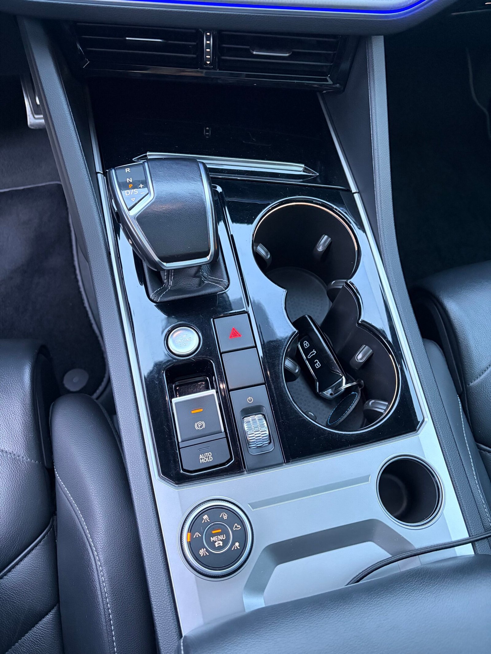 VOLKSWAGEN Touareg III 3.0 TDi V6 24V DPF Blue motion Tiptronic 286 cv Boîte auto R-line