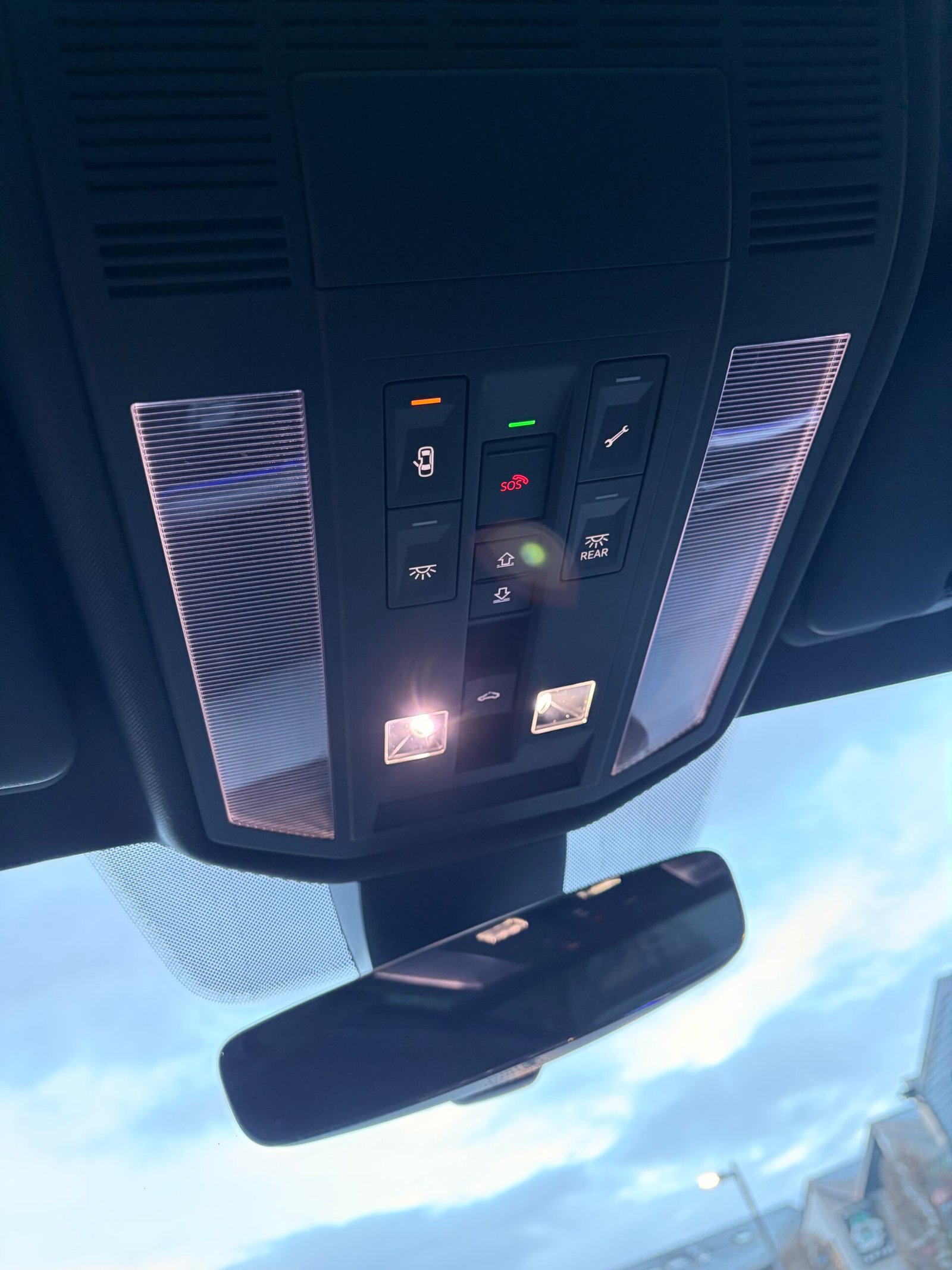 VOLKSWAGEN Touareg III 3.0 TDi V6 24V DPF Blue motion Tiptronic 286 cv Boîte auto R-line