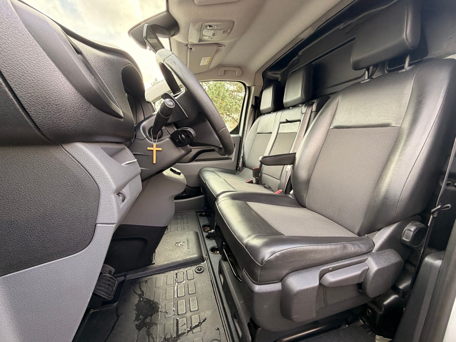 PEUGEOT Expert III VUL Long 2.0 Blue HDi 16V Fourgon long EAT6 S&S 177 cv Boîte auto