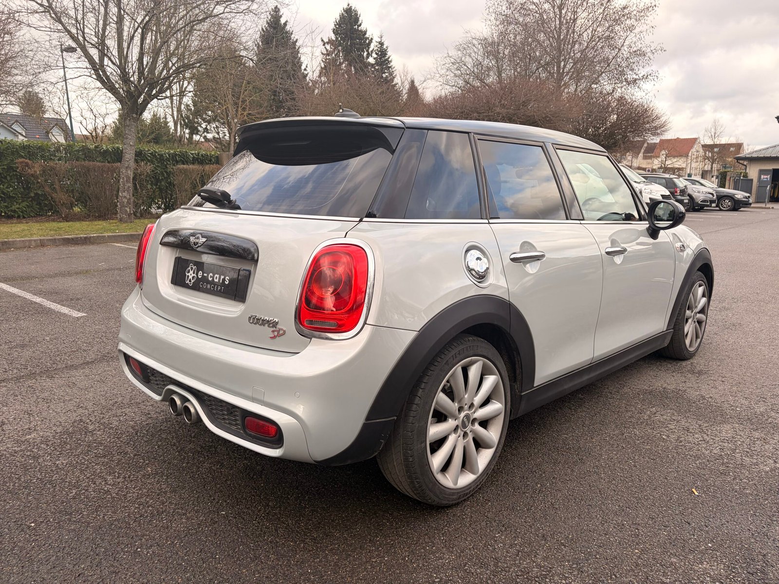 MINI MINI 3 (F55) 5 Portes Cooper SD 2.0 d 16V 170 cv Boîte auto