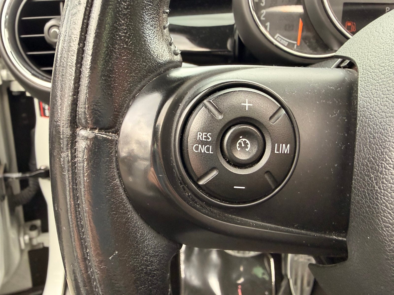 MINI MINI 3 (F55) 5 Portes Cooper SD 2.0 d 16V 170 cv Boîte auto