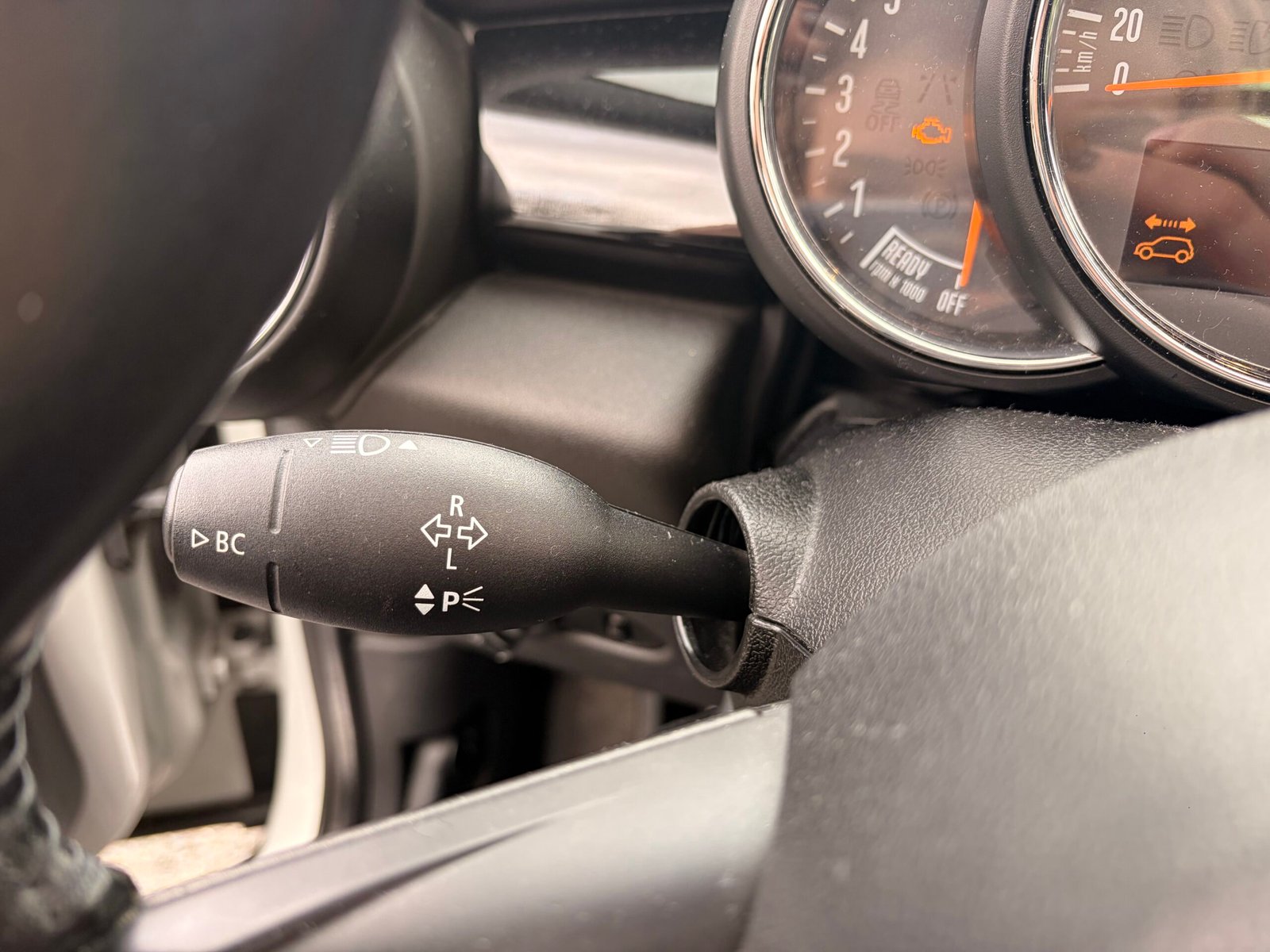 MINI MINI 3 (F55) 5 Portes Cooper SD 2.0 d 16V 170 cv Boîte auto