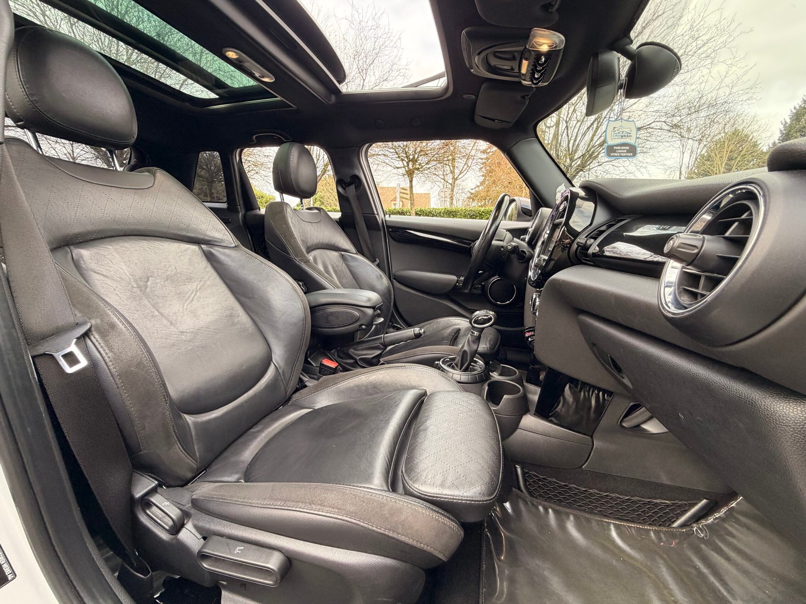 MINI MINI 3 (F55) 5 Portes Cooper SD 2.0 d 16V 170 cv Boîte auto