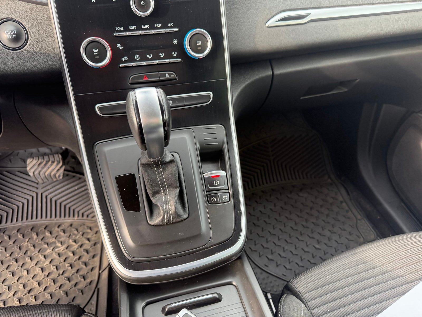 Renault Scenic 1,3tce 158ch INTENS automatique