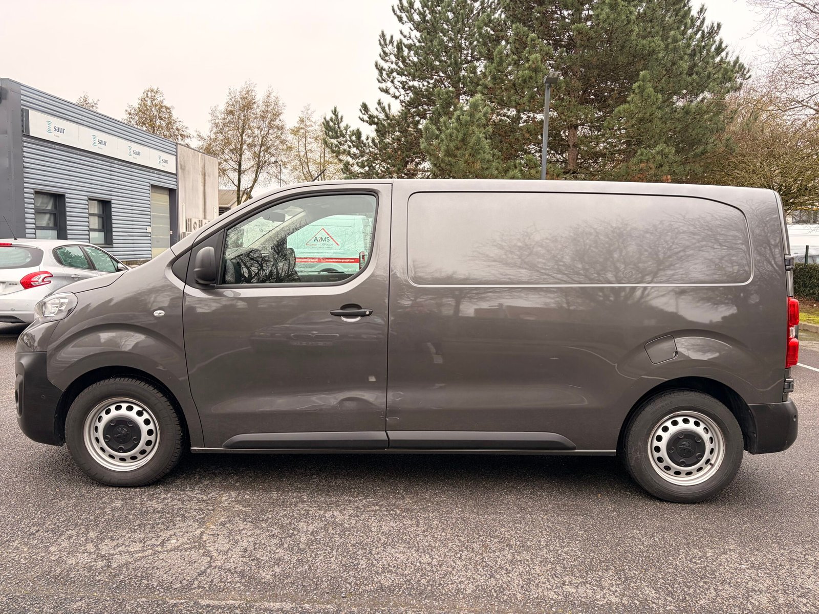 PEUGEOT Expert III VUL Standard 2.0 Blue HDi 16V Fourgon moyen EAT8 S&S 122 cv Boîte auto Asphalt