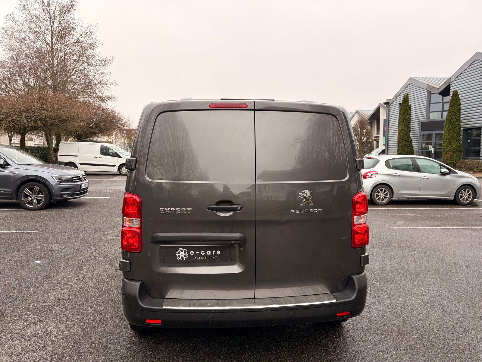 PEUGEOT Expert III VUL Standard 2.0 Blue HDi 16V Fourgon moyen EAT8 S&S 122 cv Boîte auto Asphalt