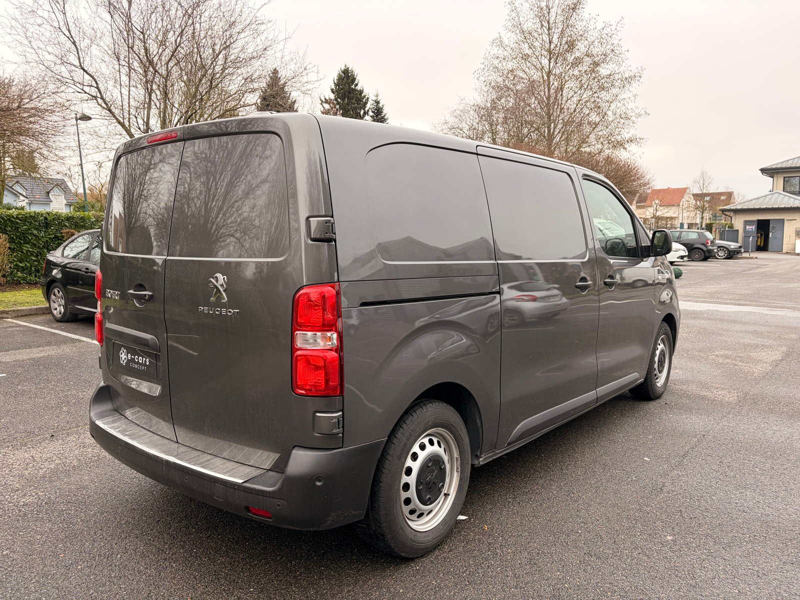 PEUGEOT Expert III VUL Standard 2.0 Blue HDi 16V Fourgon moyen EAT8 S&S 122 cv Boîte auto Asphalt