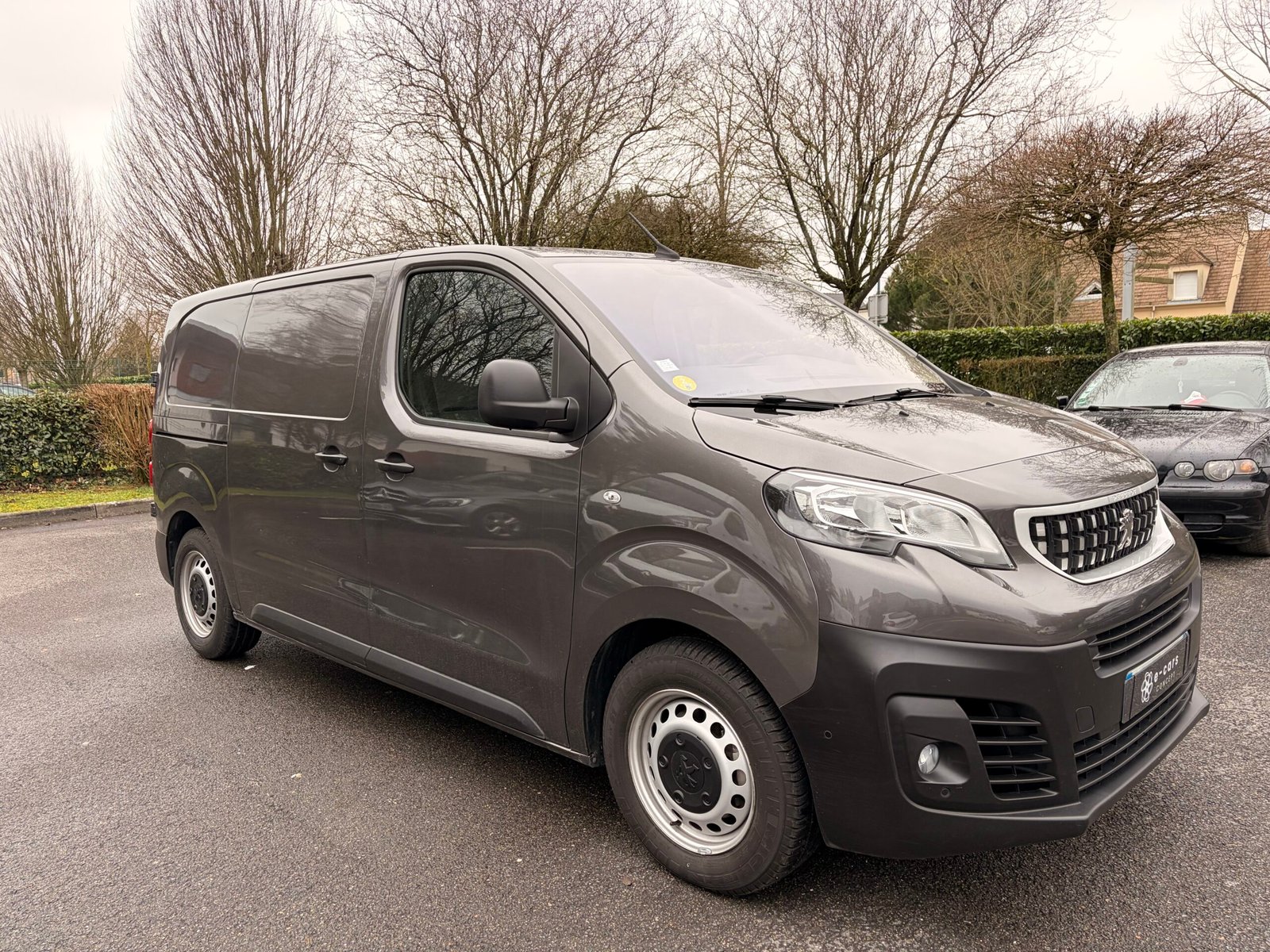 PEUGEOT Expert III VUL Standard 2.0 Blue HDi 16V Fourgon moyen EAT8 S&S 122 cv Boîte auto Asphalt