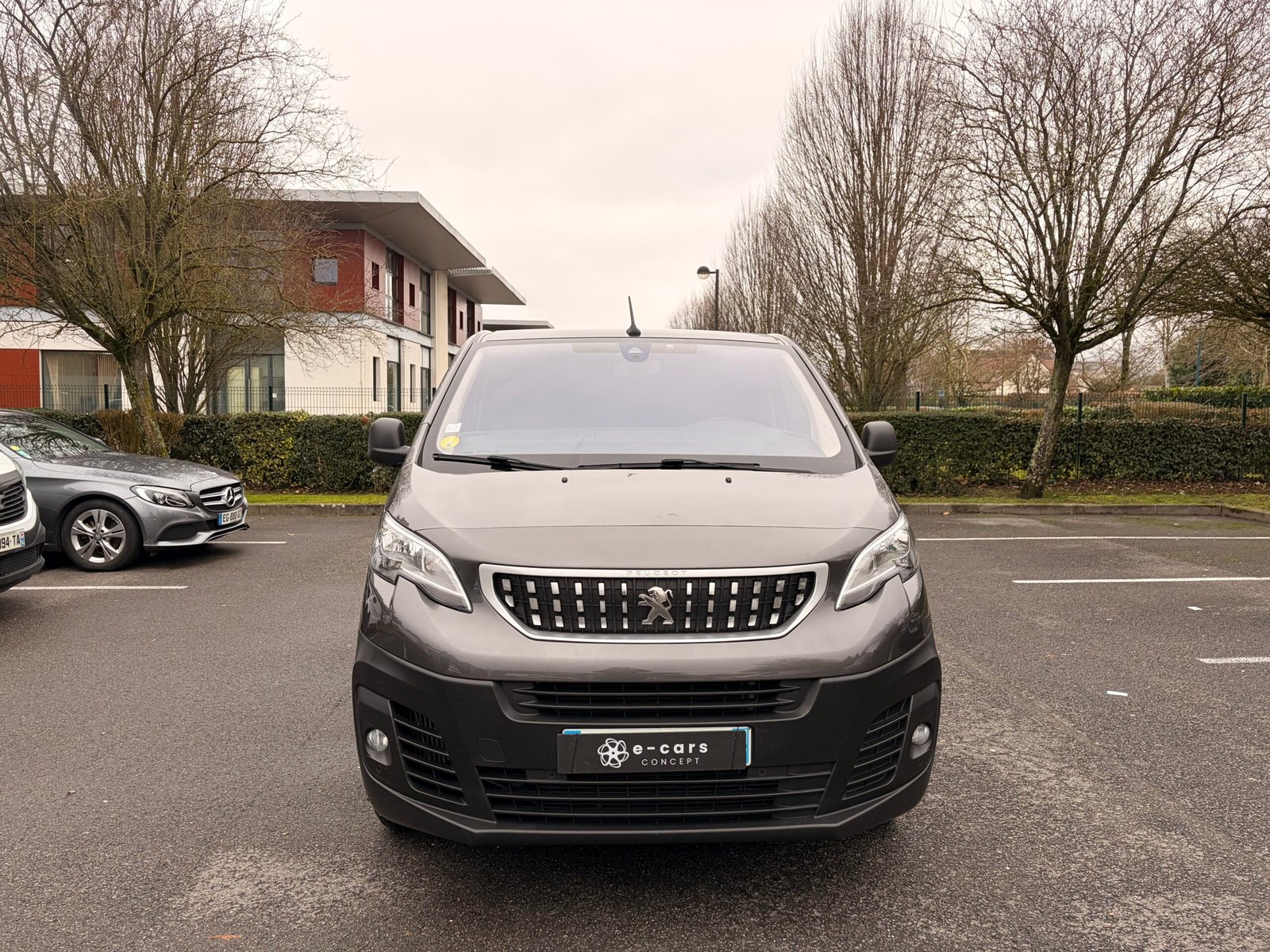 PEUGEOT Expert III VUL Standard 2.0 Blue HDi 16V Fourgon moyen EAT8 S&S 122 cv Boîte auto Asphalt