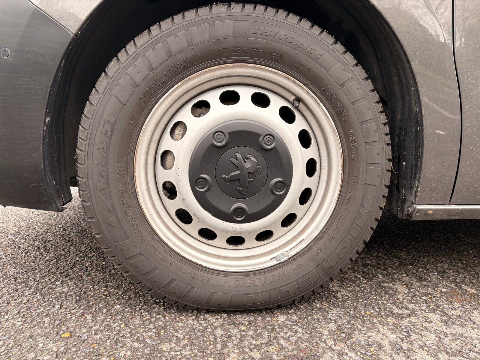 PEUGEOT Expert III VUL Standard 2.0 Blue HDi 16V Fourgon moyen EAT8 S&S 122 cv Boîte auto Asphalt