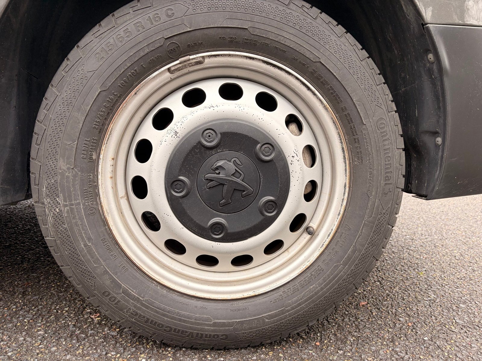 PEUGEOT Expert III VUL Standard 2.0 Blue HDi 16V Fourgon moyen EAT8 S&S 122 cv Boîte auto Asphalt