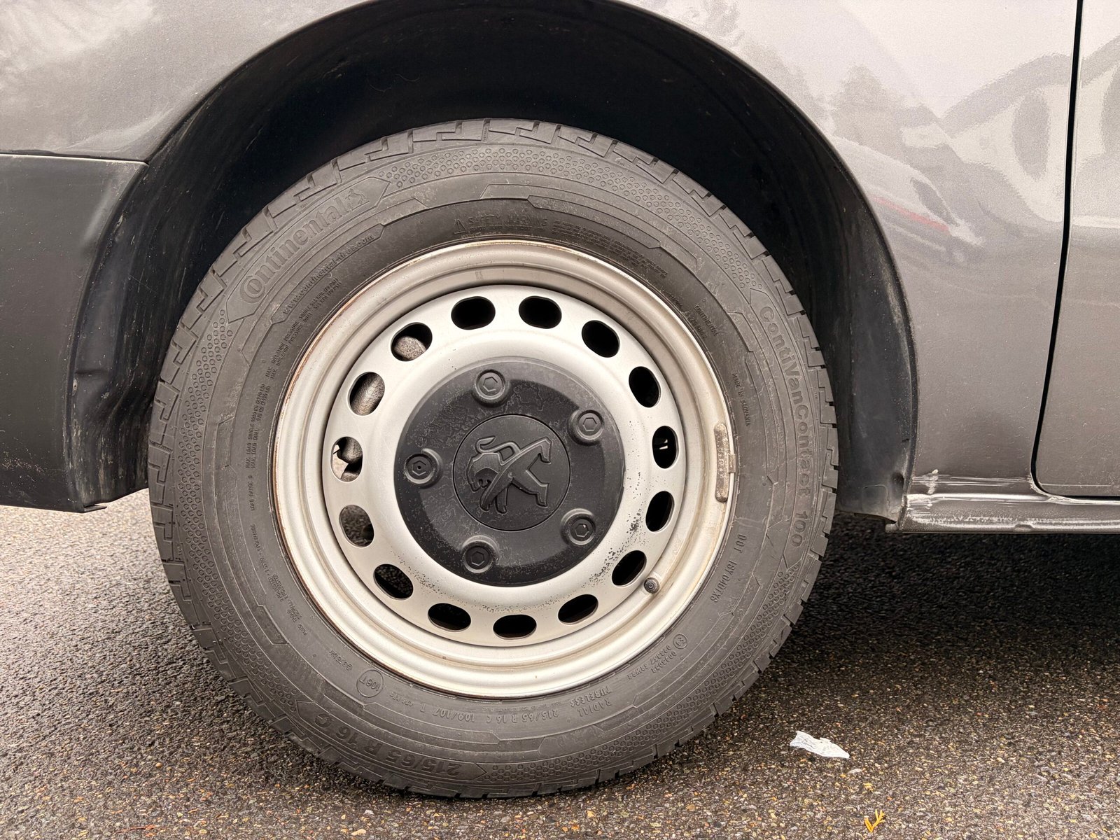 PEUGEOT Expert III VUL Standard 2.0 Blue HDi 16V Fourgon moyen EAT8 S&S 122 cv Boîte auto Asphalt