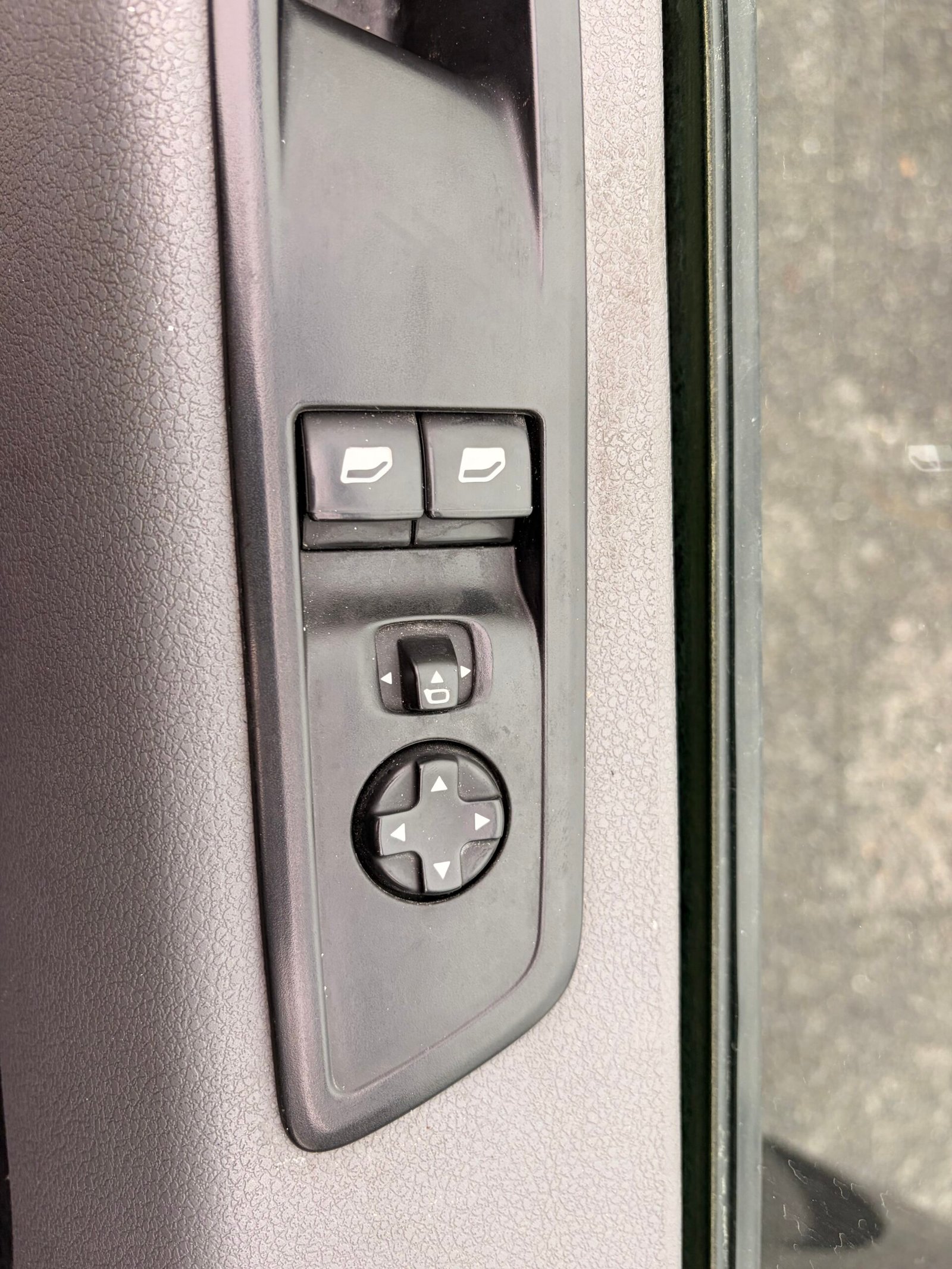 PEUGEOT Expert III VUL Standard 2.0 Blue HDi 16V Fourgon moyen EAT8 S&S 122 cv Boîte auto Asphalt