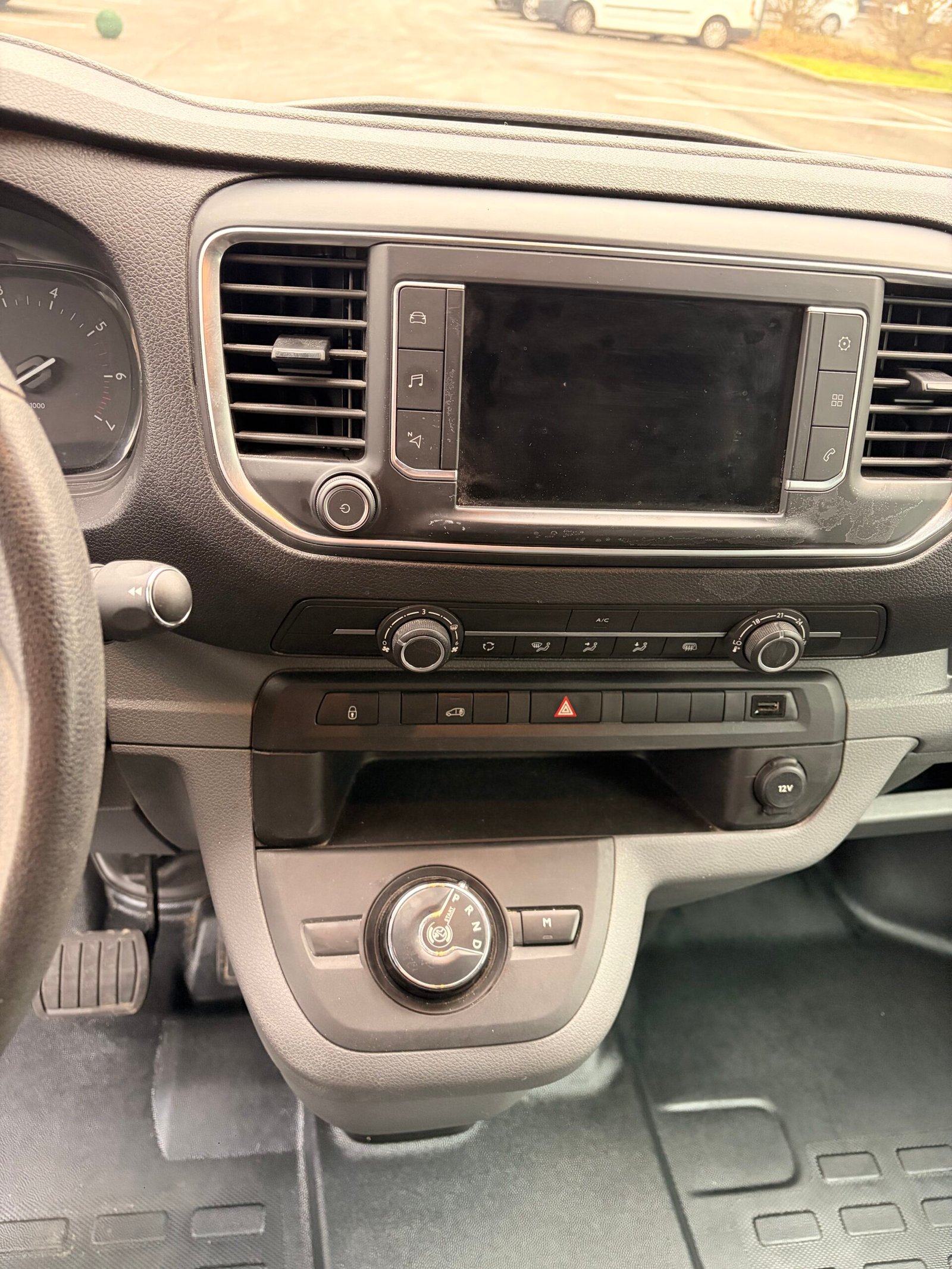 PEUGEOT Expert III VUL Standard 2.0 Blue HDi 16V Fourgon moyen EAT8 S&S 122 cv Boîte auto Asphalt