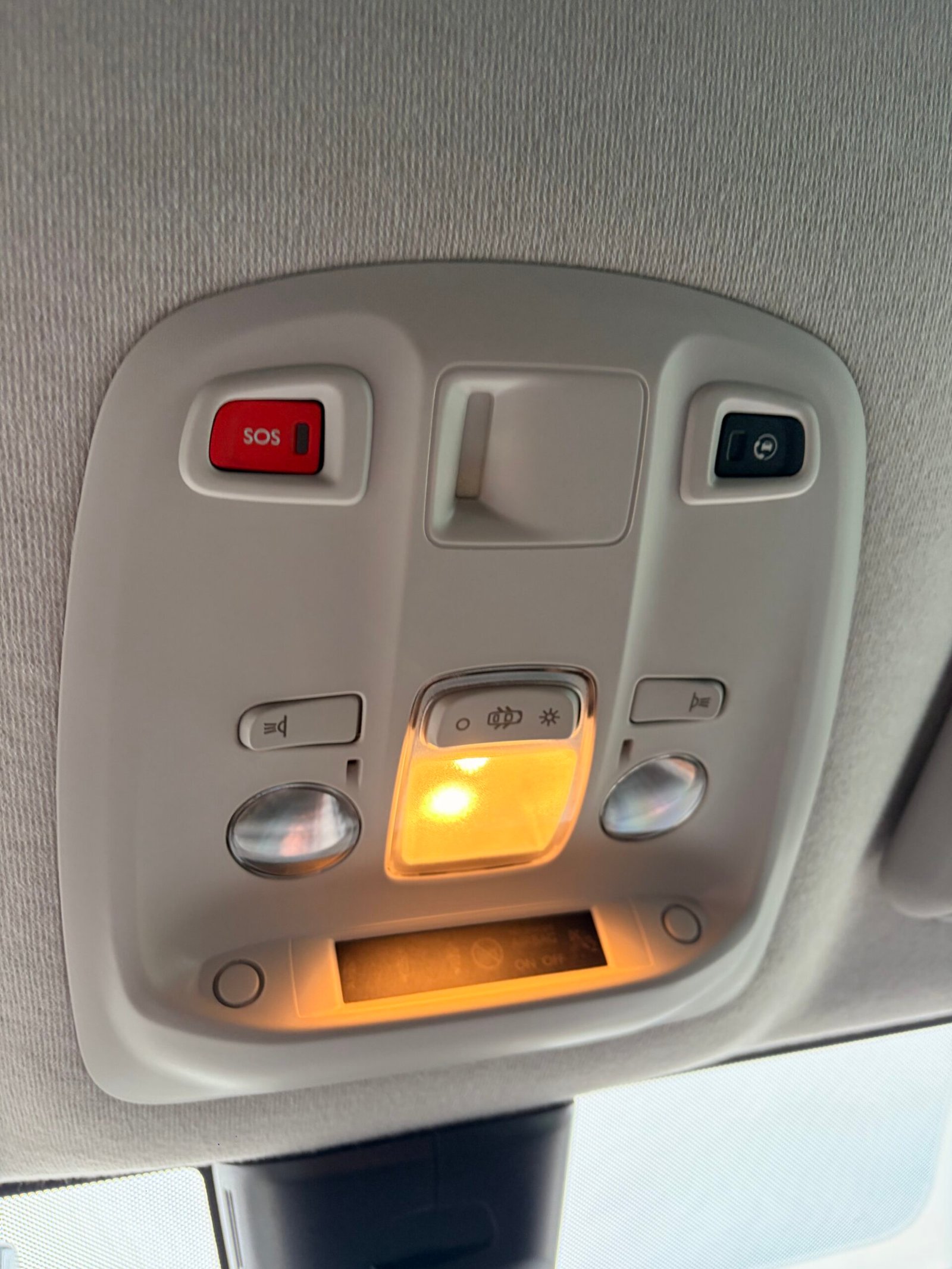 PEUGEOT Expert III VUL Standard 2.0 Blue HDi 16V Fourgon moyen EAT8 S&S 122 cv Boîte auto Asphalt