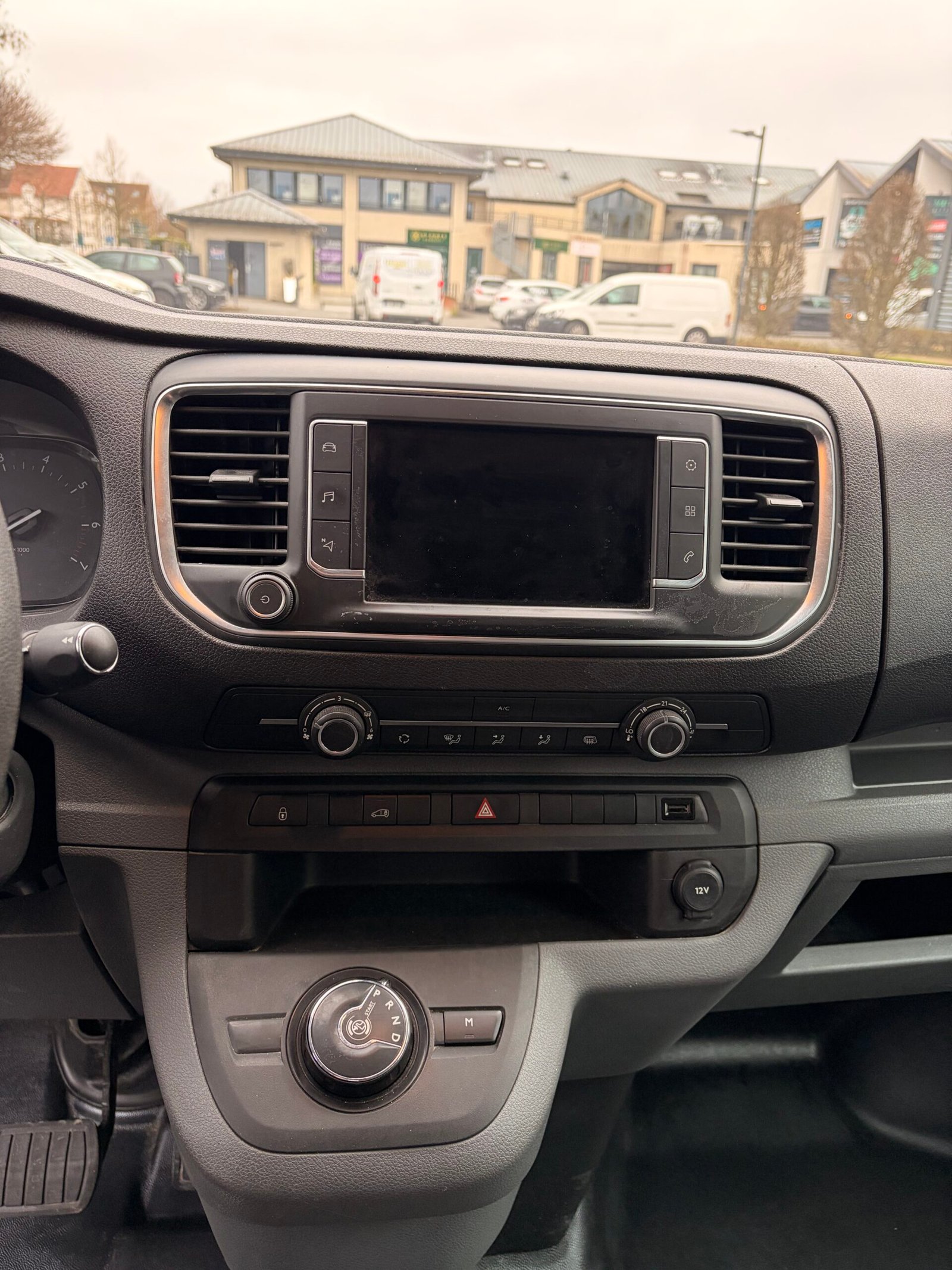 PEUGEOT Expert III VUL Standard 2.0 Blue HDi 16V Fourgon moyen EAT8 S&S 122 cv Boîte auto Asphalt