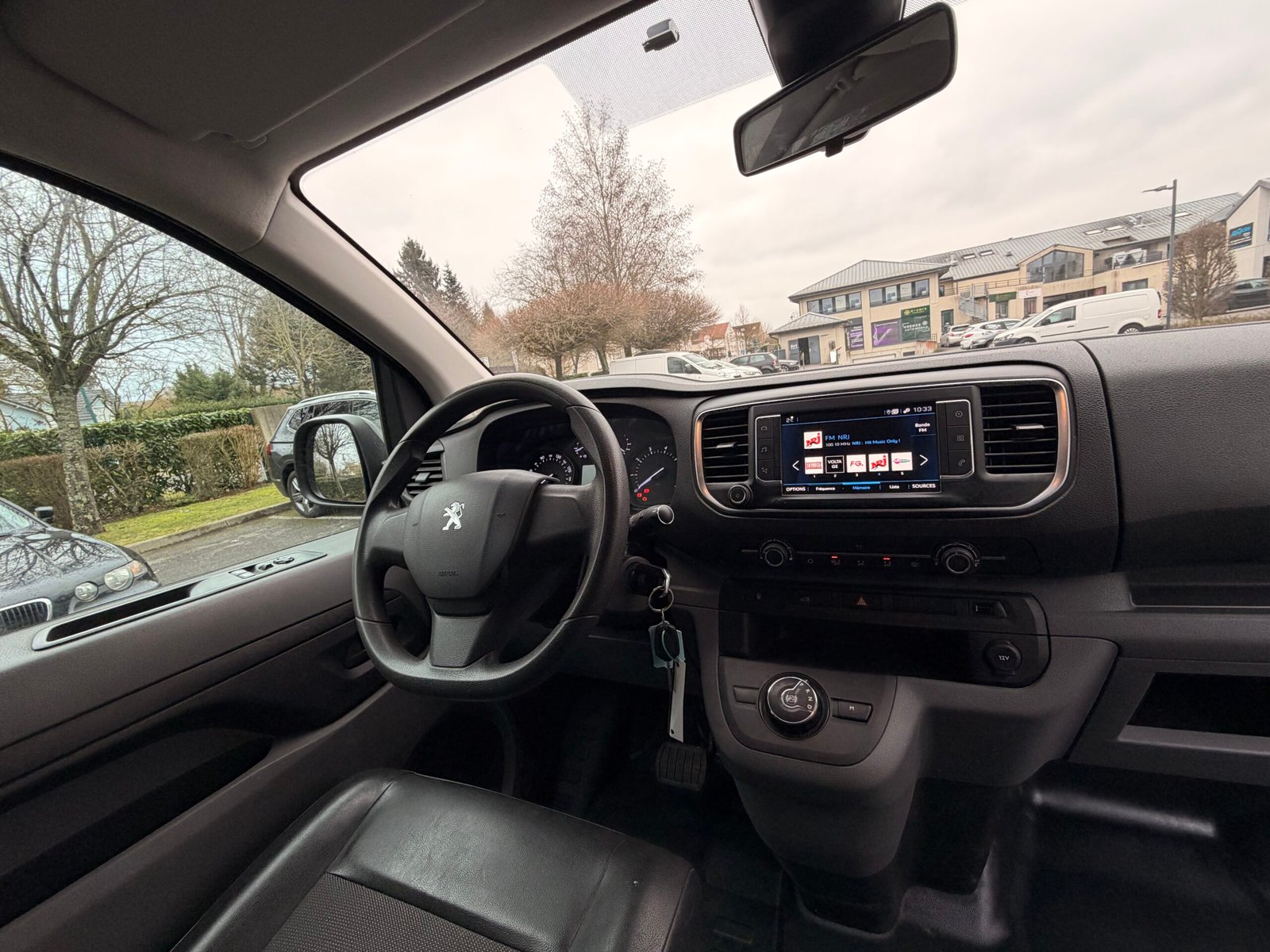 PEUGEOT Expert III VUL Standard 2.0 Blue HDi 16V Fourgon moyen EAT8 S&S 122 cv Boîte auto Asphalt