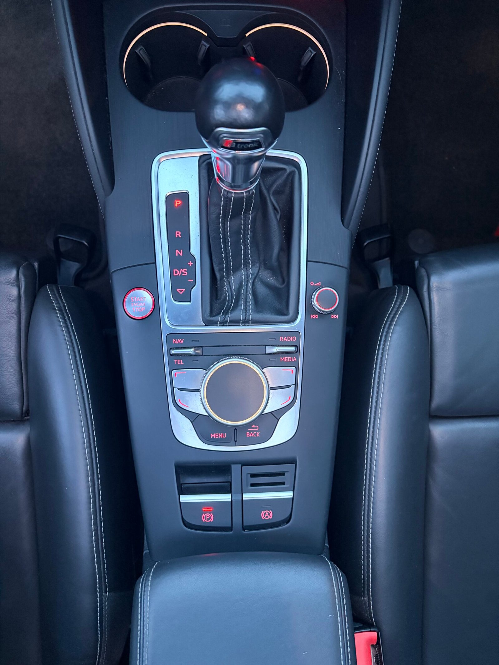 AUDI S3 Quattro Série 3 Sportback (8VA) 2.0 TFSi 16V S-Tronic6 300 cv Boîte auto