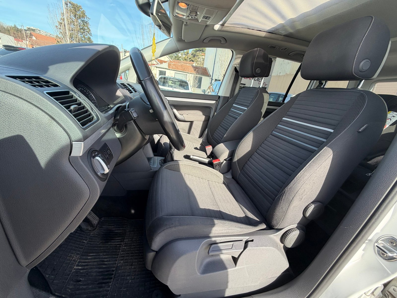 VOLKSWAGEN Touran 1 phase 3 2.0 TDi 140 ch