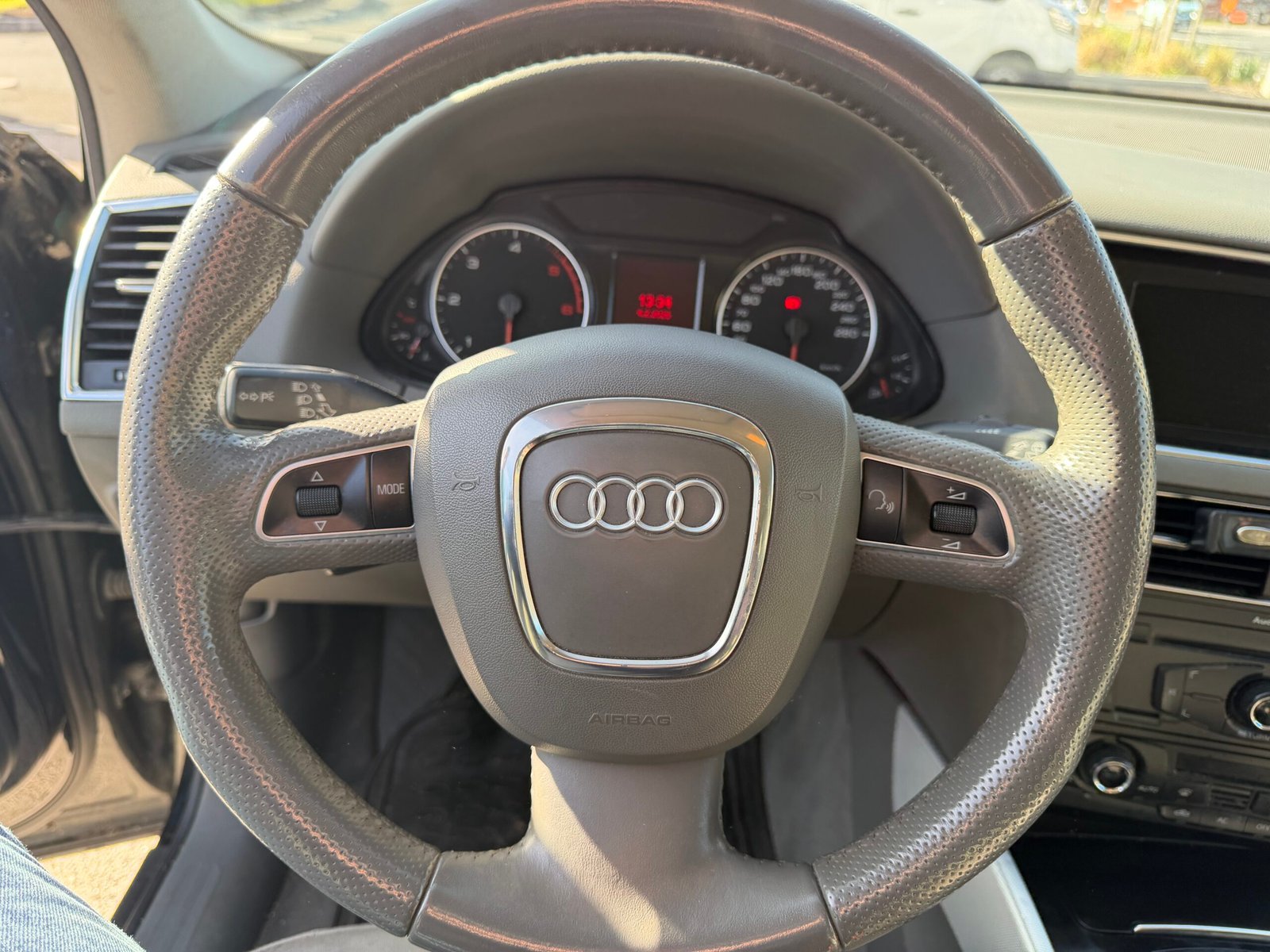 AUDI Q5 2.0 litres TDI QUATTRO 170CH