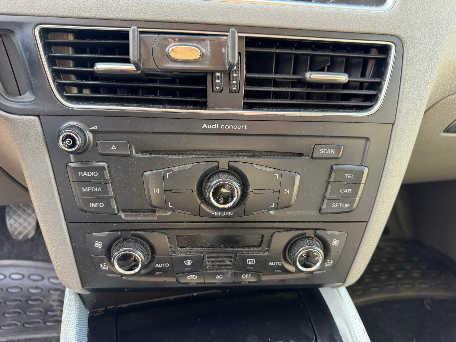 AUDI Q5 2.0 litres TDI QUATTRO 170CH