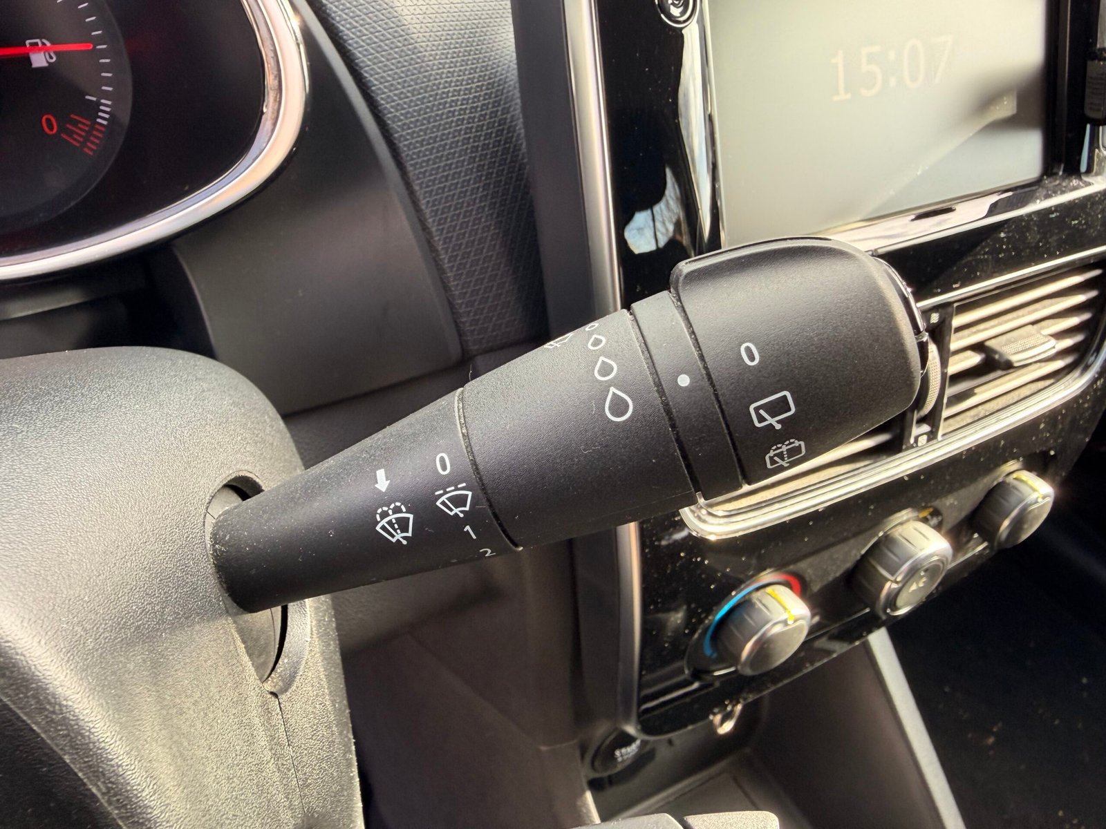 RENAULT Clio IV 5 Portes Phase 2 1.5 dCi FAP Energy eco2 S&S 90 cv Business